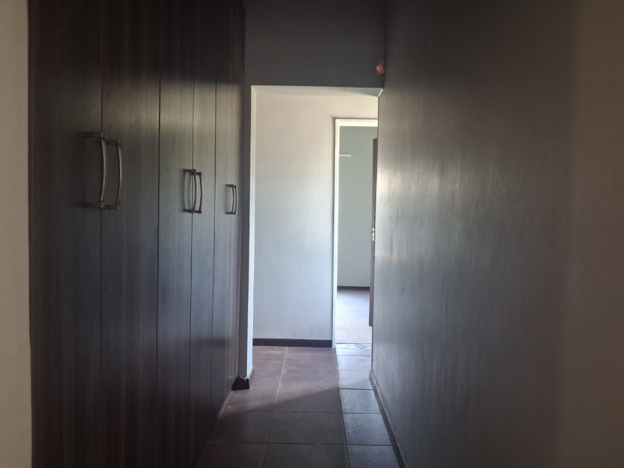 To Let 3 Bedroom Property for Rent in Hillside Free State